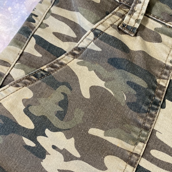 No Bo • Camouflage Cargo Mid-rise Skinny Jeans - Picture 2 of 10